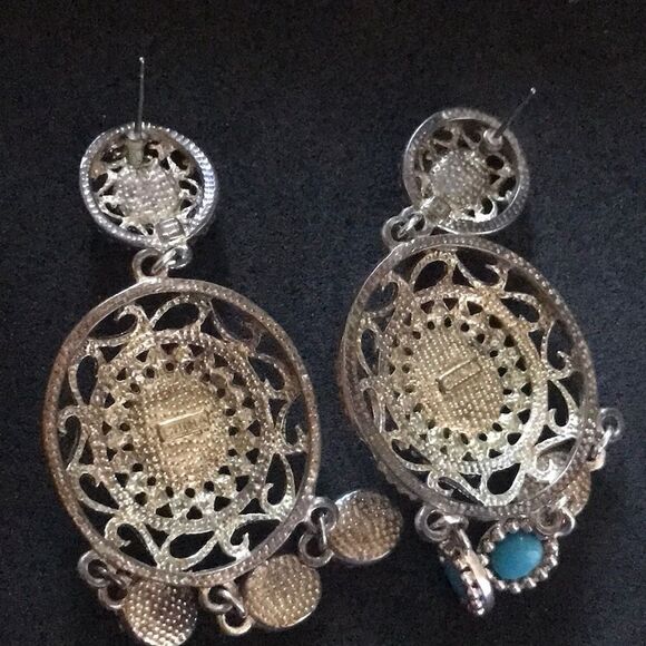 China Earrings - Picture 4 of 9